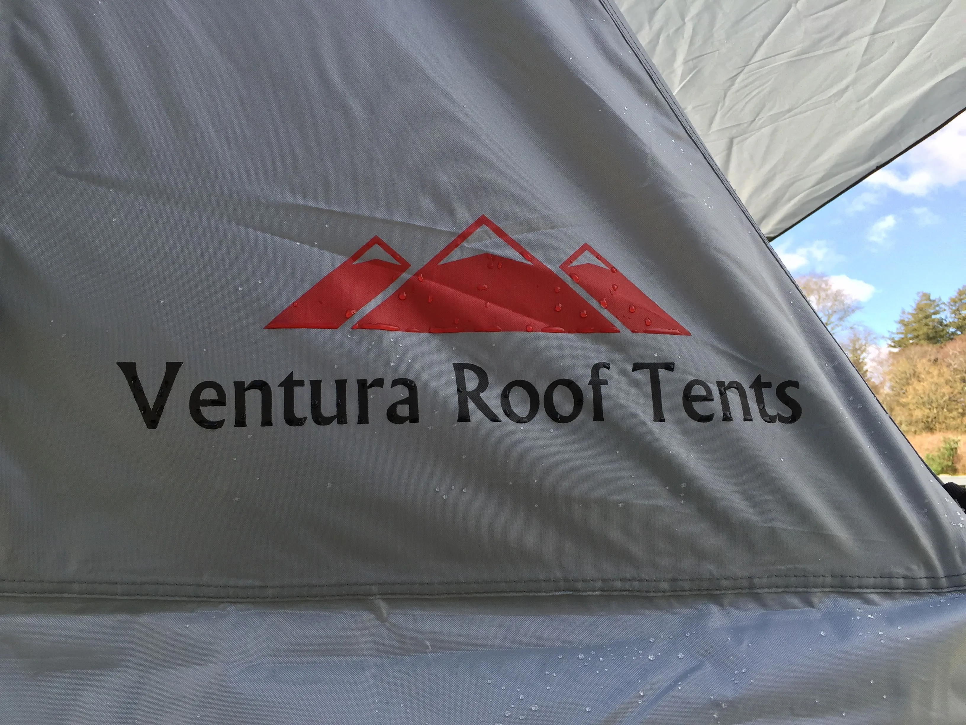 Extended Ventura Deluxe 1.4 Roof Top Tent   Side Awning (IN STOCK)